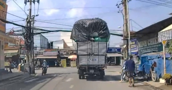 Phạt nặng tài xế xe tải chở hàng vượt quá chiều cao quy định, gây tai nạn