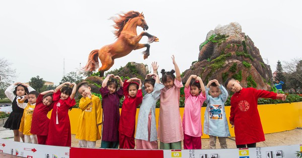 Phía sau loạt linh vật ngựa 'gây sốt' của nghệ nhân Đinh Văn Tâm