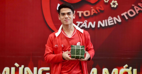 Đội trưởng U.23 Việt Nam cùng Thể Công Viettel 'giữ lửa Tết' bằng hoạt động đặc biệt