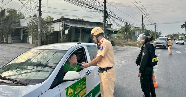 CSGT Tây Ninh ra quân siết chặt an toàn giao thông dịp tết