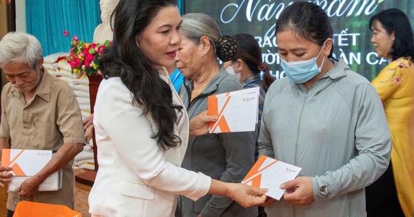 Gần 1 tỉ đồng chăm lo tết cho người dân Đồng Nai