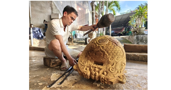 Nghề xưa cố đô còn một chút này: Ba đời giữ tiếng mõ chốn thiền môn