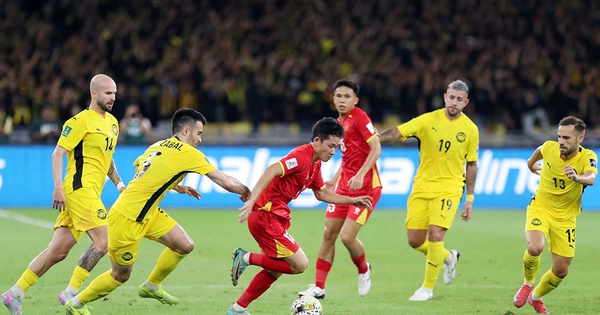 Không cần ngại 7 cầu thủ Malaysia nhập tịch trái phép