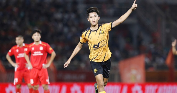 Người lập cú đúp siêu phẩm giúp CLB Thanh Hóa thắng sốc tại V-League, là ai?