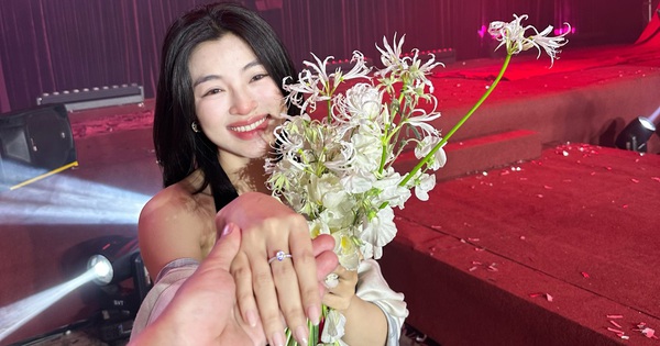 'Nàng thơ' phim 'Em và Trịnh' vừa được bạn trai nhạc trưởng cầu hôn là ai?