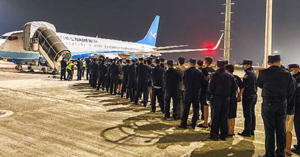 Campuchia trục xuất hơn 300 người Trung Quốc liên quan lừa đảo trực tuyến