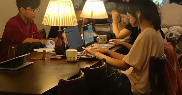 Sát tết, vẫn 'chạy deadline' xuyên đêm