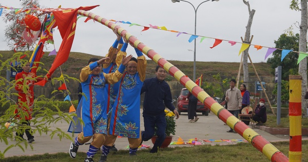 Thượng nêu đón tết ở Thành nhà Hồ