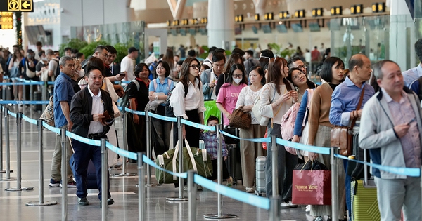 Những cuộc đấu trí nơi cửa ngõ Tân Sơn Nhất