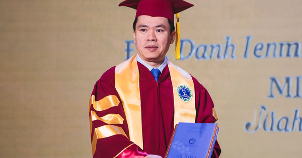 Một giáo sư Việt Nam được trao Huân chương Cành cọ Hàn lâm của Pháp