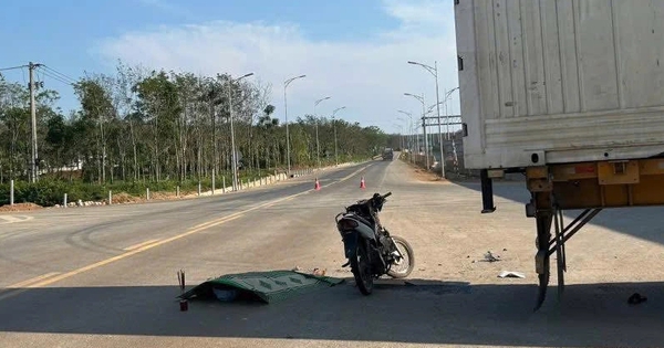 Quảng Trị: Va chạm xe container, 1 người tử vong tại chỗ