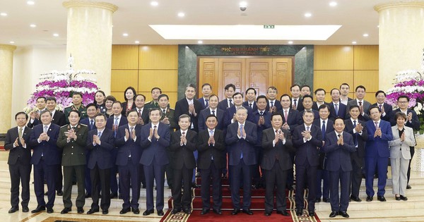 C&ocirc;ng t&aacute;c l&yacute; luận phải thực sự đi trước một bước, g&oacute;p phần soi s&aacute;ng con đường ph&aacute;t triển đất nước