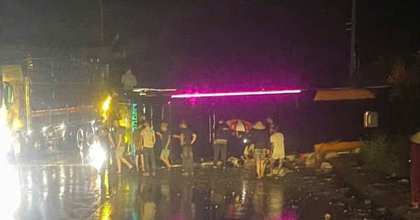 Xe khách giường nằm lật nghiêng tại Gia Lai, 2 người bị thương, thiệt hại 250 triệu đồng