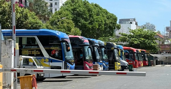Giá xăng tăng cao, các hãng xe khách Vũng Tàu - Sài Gòn vẫn chưa tăng giá vé