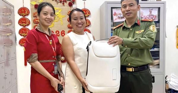 Du khách Ấn Độ bỏ quên 150 triệu đồng tại sân bay Đà Nẵng được trả lại tài sản