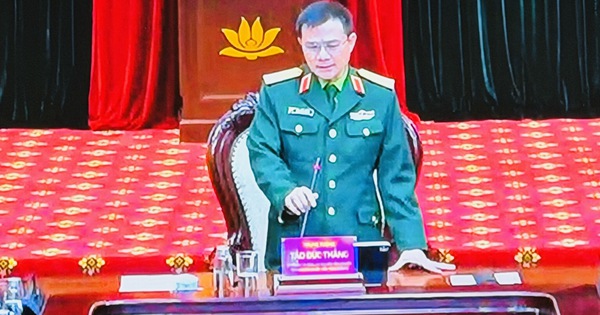 Cử tri mong muốn n&acirc;ng cao chất lượng viễn th&ocirc;ng, trung tướng T&agrave;o Đức Thắng tiếp thu &yacute; kiến