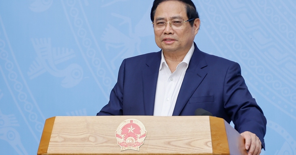 Thủ tướng chủ tr&igrave; hội nghị ph&aacute;t triển 'kinh tế bạc'