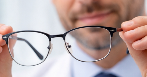 Đừng để cận thị trở nặng: Bao lâu nên kiểm tra mắt?