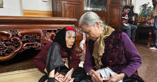 Cụ bà 101 tuổi và con gái 80 tuổi: Khoảnh khắc xúc động về tình mẫu tử