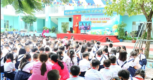 Phụ huynh phản đối trường tiểu học tổ chức diễn xiếc thu phí trong giờ học chính khóa