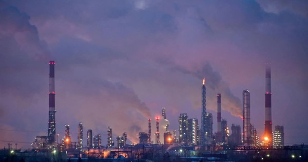 Mỹ Nới Lỏng Cấm Vận Dầu Nga, Ukraine Lo Ngại Tài Trợ Chiến Tranh