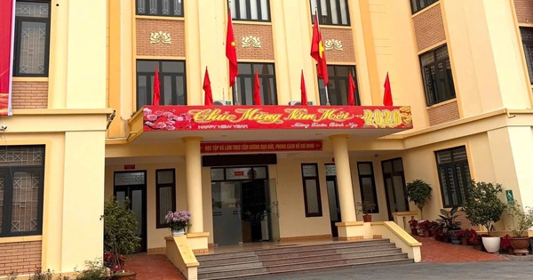 Tuần Châu đình chỉ công tác 4 cán bộ do chậm trễ thủ tục hành chính