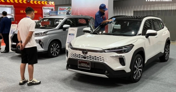 Ô tô hybrid hút khách bất chấp sức mua giảm, xe Toyota bán chạy nhất