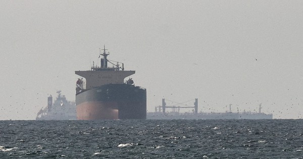 Iran tuyên bố eo biển Hormuz mở cửa cho tất cả, trừ Mỹ và Israel