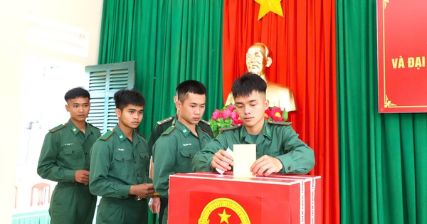 Lâm Đồng tổ chức bỏ phiếu sớm cho lực lượng vũ trang trước ngày bầu cử toàn quốc