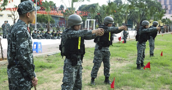Cảnh s&aacute;t đặc nhiệm tinh nhuệ sẵn s&agrave;ng đảm bảo an ninh tuyệt đối ng&agrave;y bầu cử