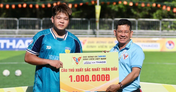 Tại sao thủ môn xuất sắc của HUTECH bật khóc khi rời sân cuối trận?