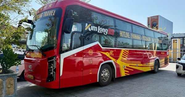 Bị Cục CSGT tước giấy chứng nhận và tem kiểm định, xe khách vẫn chạy 'chui'