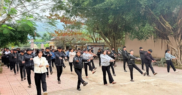 'Gieo chữ' trên non: Đổi thay ở ngôi trường từng 'đội sổ'