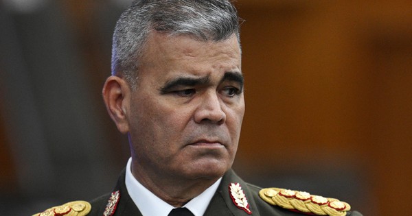 Bộ trưởng Quốc phòng Venezuela thân ông Maduro bị cách chức