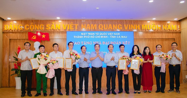 Saigontourist Group trao tặng phí xây dựng 2 căn nhà Đại đoàn kết tại tỉnh Cà Mau