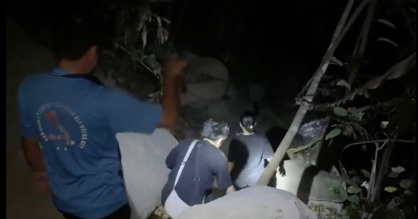 Lạc đường trên núi Bà Đen: Khách nhờ rọi đèn 'giải cứu' gấp trong đêm