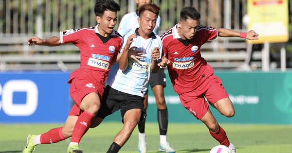 Chuyến tàu muộn đáng nhớ của Cường 'Van Dijk' cùng Trường ĐH Thủy lợi