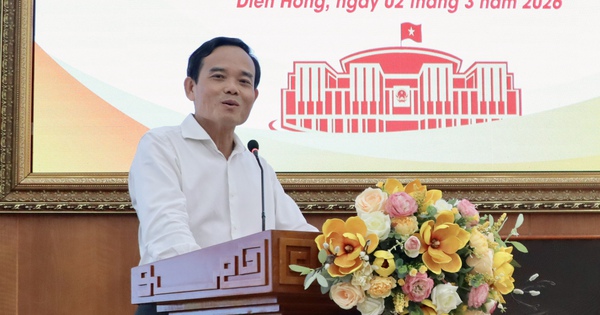 Cử tri TP.HCM phản ánh tình trạng chung cư 10 năm chưa có sổ hồng tại hội nghị tiếp xúc