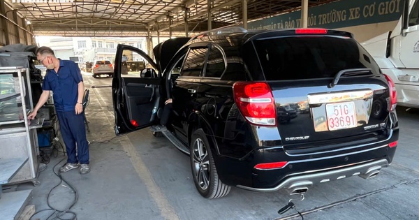 Ngày đầu áp dụng quy định đăng kiểm mới: Tắc nghẽn, chờ đợi do… lỗi phần mềm