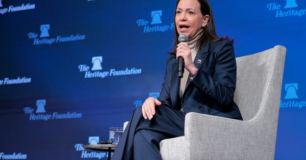 Lãnh đạo đối lập Venezuela tuyên bố trở về nước