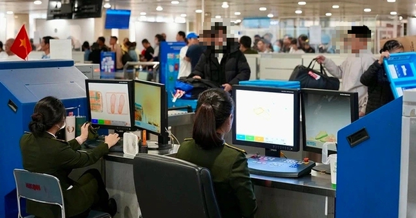 Đề xuất tạm ngừng xuất cảnh với người 'quá hạn' nộp phạt hành chính