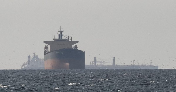 Trump Tuyên Bố Đàm Phán Với Iran, Tạm Hoãn Tấn Công Hạ Tầng Năng Lượng