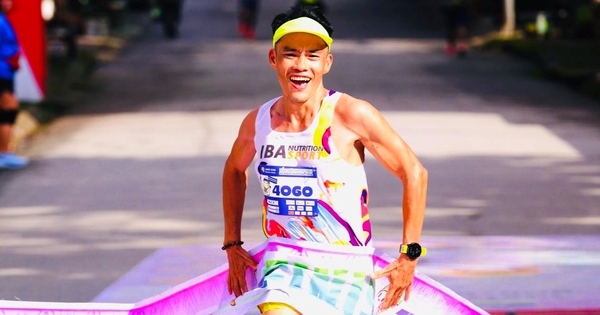 'Dị nhân chạy bộ' Nguyễn Văn Long: 3 lần chạy xuyên Việt, 41 tuổi vẫn chưa muốn dừng