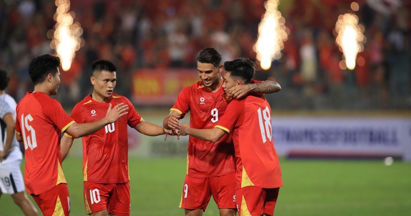 Báo Malaysia: Đội tuyển Việt Nam thắng dễ Bangladesh, lời cảnh báo cho HLV Cklamovski