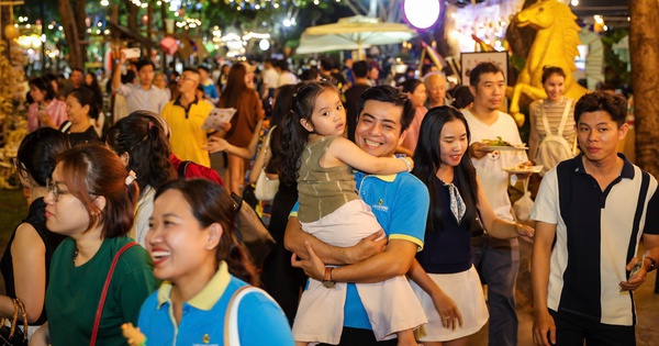 Lễ hội ẩm thực 500 món từ khách sạn 4, 5 sao ở TP.HCM: Giá bình dân, khách đông nghịt