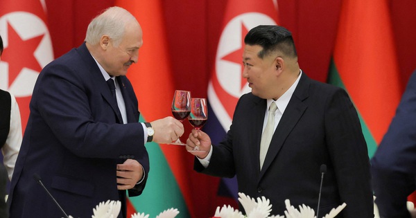 Ông Kim Jong-un tiếp Tổng thống Belarus Lukashenko, ký hiệp ước hợp tác