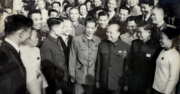 Những câu chuyện thời hoa lửa: Người 2 lần truy điệu