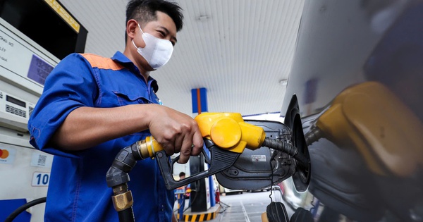 Giá xăng dầu hôm nay 28.3.2026: Thế giới tăng hơn 6%, dầu Brent tiến 115 USD/thùng