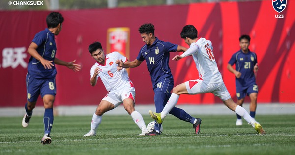 Thủ môn Cao Văn Bình rực sáng, U.23 Việt Nam vẫn thua U.23 Thái Lan vì thủng lưới giây 22