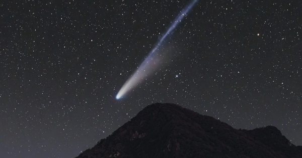 Sao chổi Phục Sinh đã tới: Tối nay 28.3 người Việt quan sát được không?